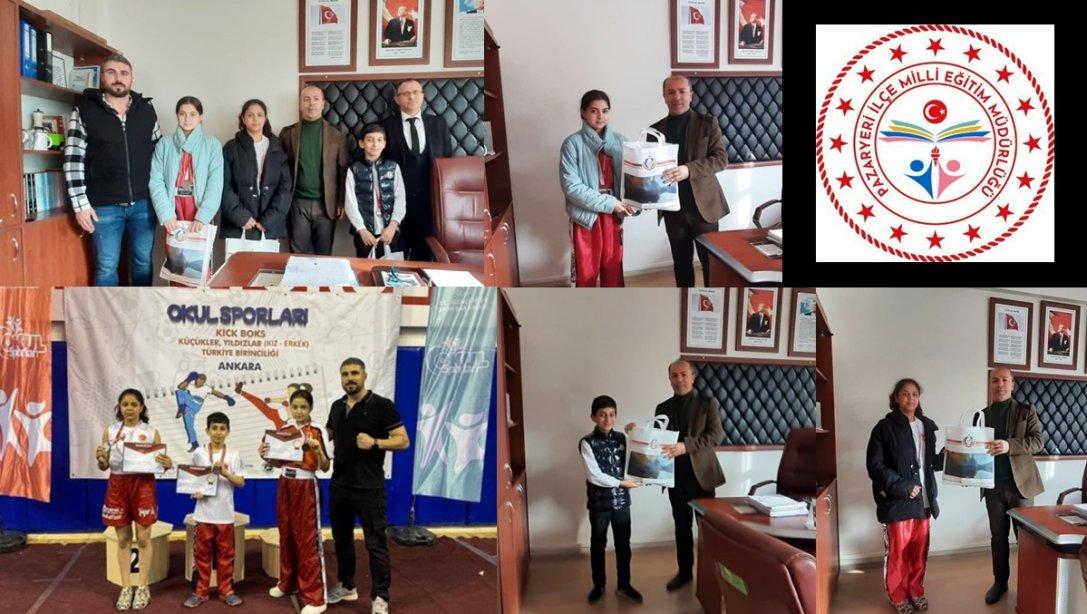 Okullar Arası Türkiye Kick Boks Şampiyonu Öğrencilerimiz İlçe Millî Eğitim Müdürümüzü Ziyaret Etti.