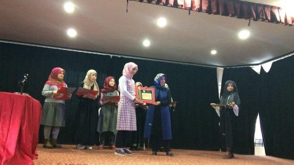 Bilecik İmam Hatip Ortaokulları "Genç Nida" Kur´an-ı Kerim okuma yarışması Birincisi Gülay AVCIOĞLU oldu.