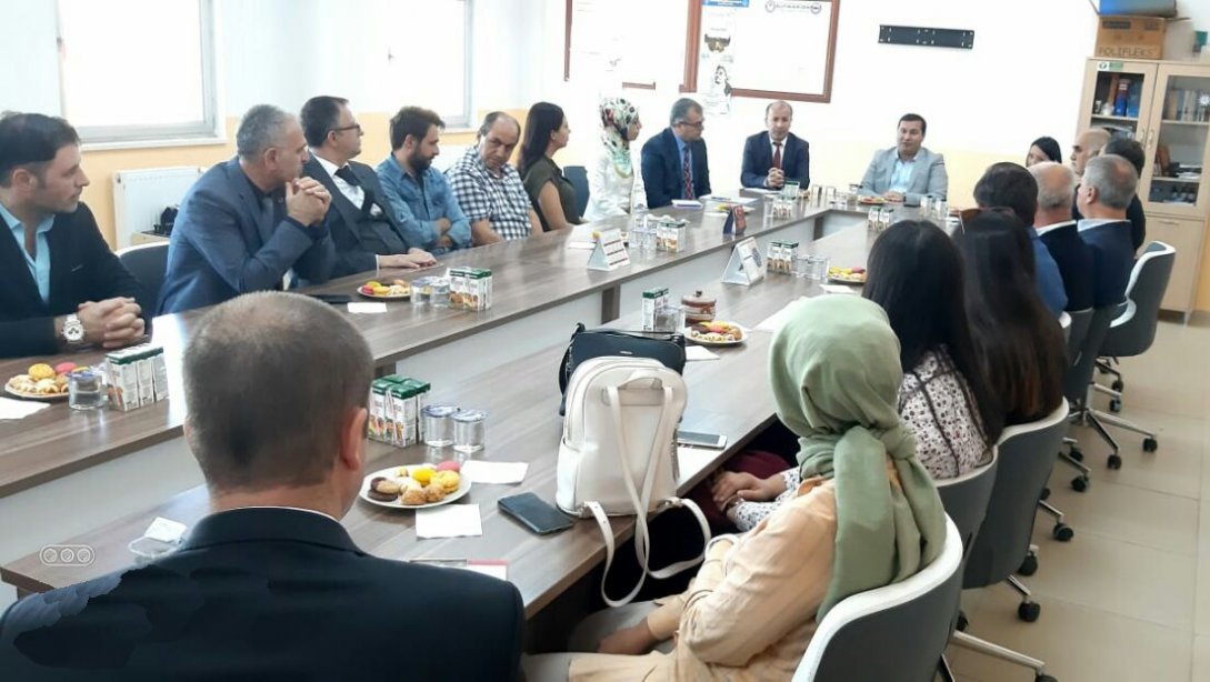 Nabi Avcı Mesleki ve Teknik Anadolu Lisesi'nde Okul Müdürleri Toplantısı Düzenlendi.